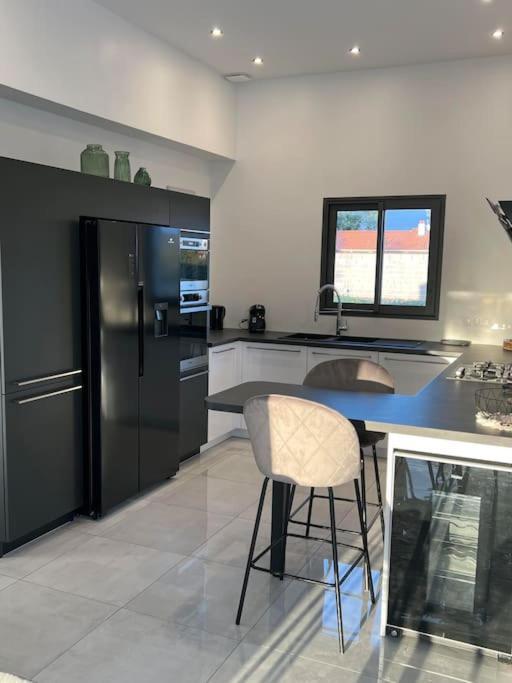 Maison Neuve De Standing 150 M2 Croix-Chapeau Luaran gambar